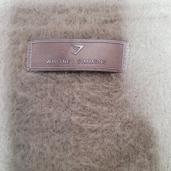 Gymshark x Whitney Simmons Whitney eyelash knit jacket Size Medium - Picture 4 of 12